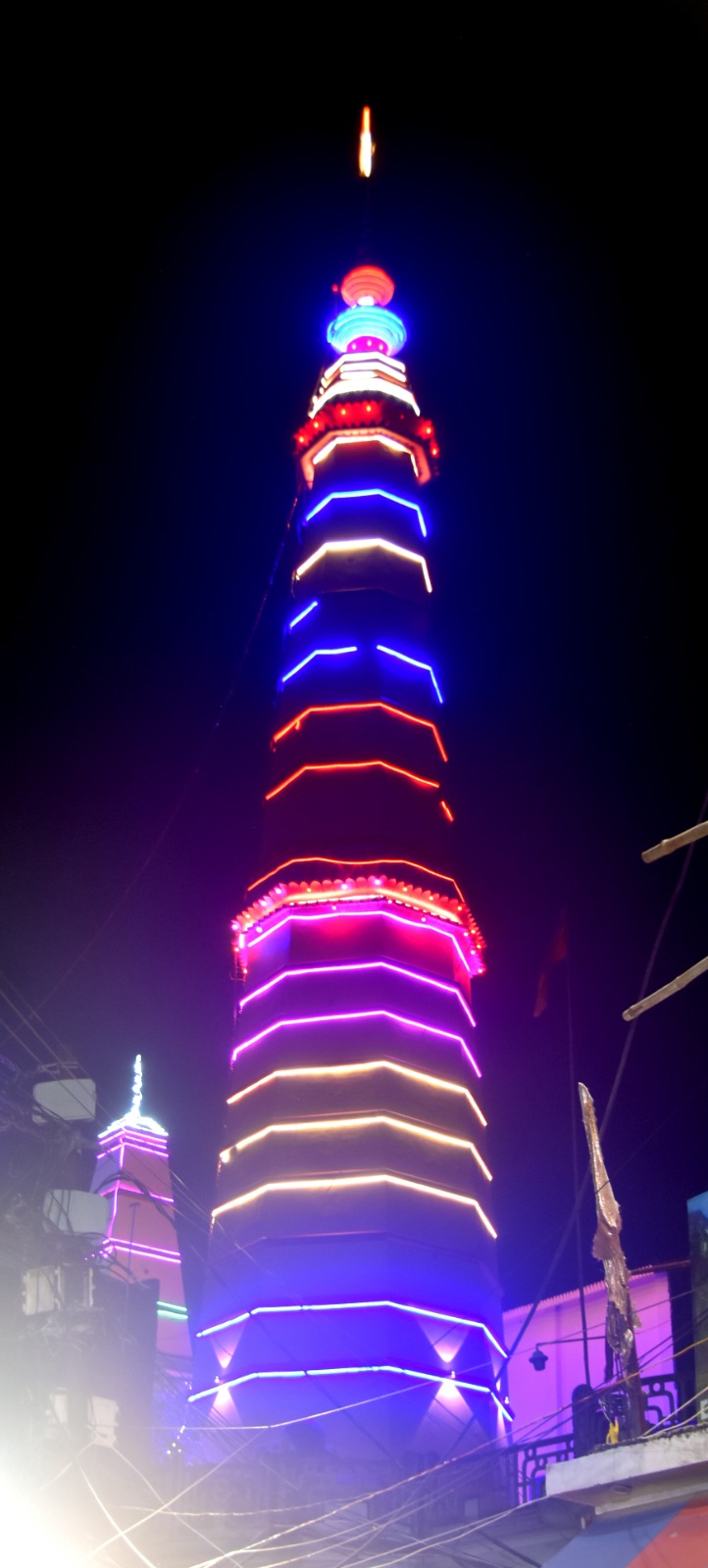 रंग-बिरंगी रोशनी से जगमगाया बाबा गरीबनाथ मंदिर, मनमोहक दिखा नजारा