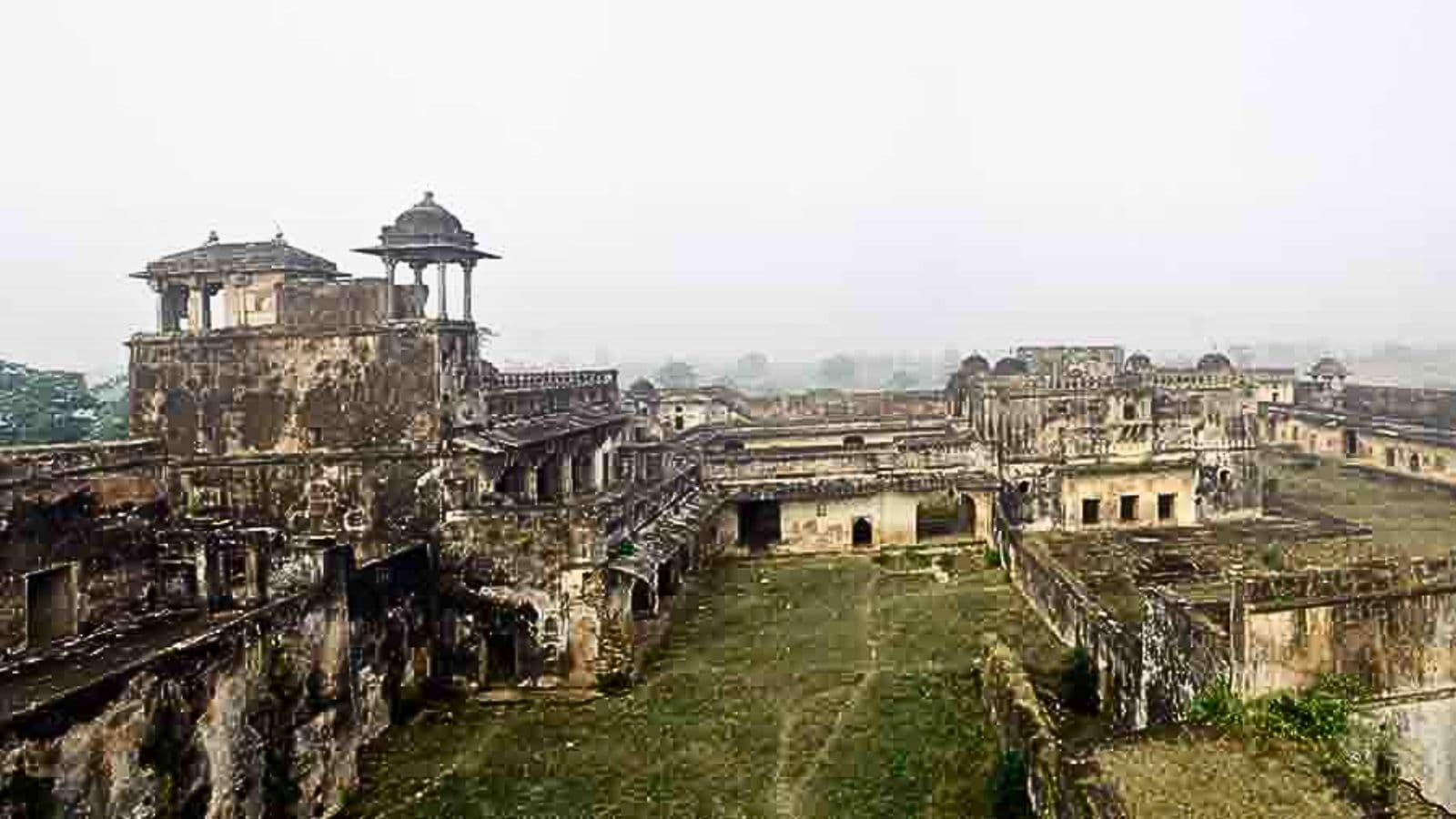 रोहतासगढ़ किला: पहाड़ पर बसा ऐतिहासिक किला