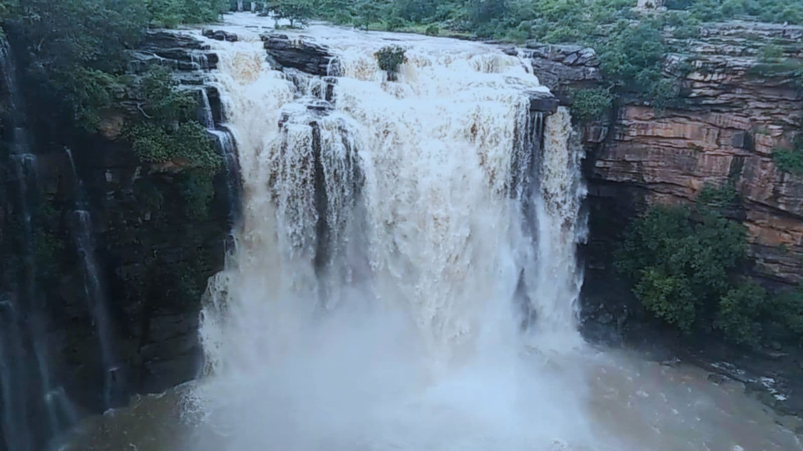 धुआ कुंड वॉटरफॉल