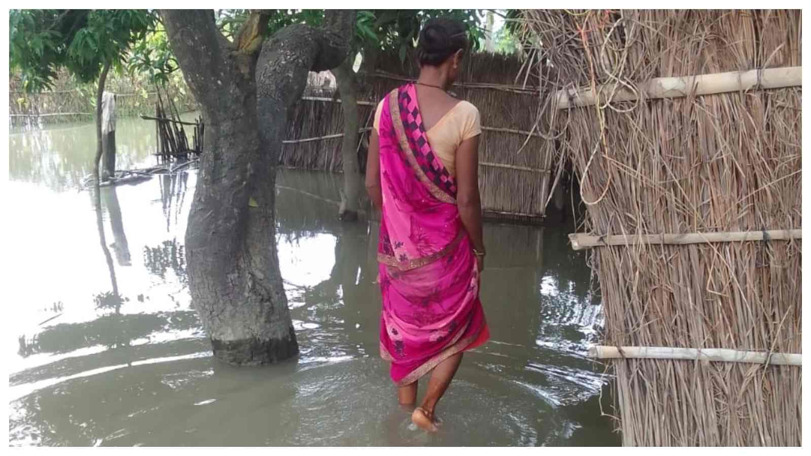 घर के भीतर जलजमाव, ठप हुआ चूल्हा-चौका
