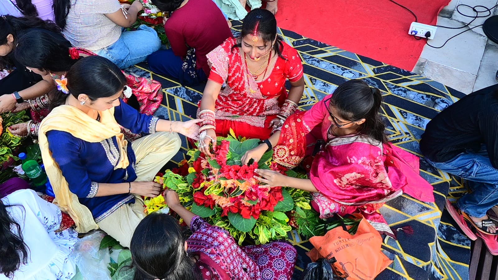 डाली सजाने में दिखी कलात्मक प्रतिभा