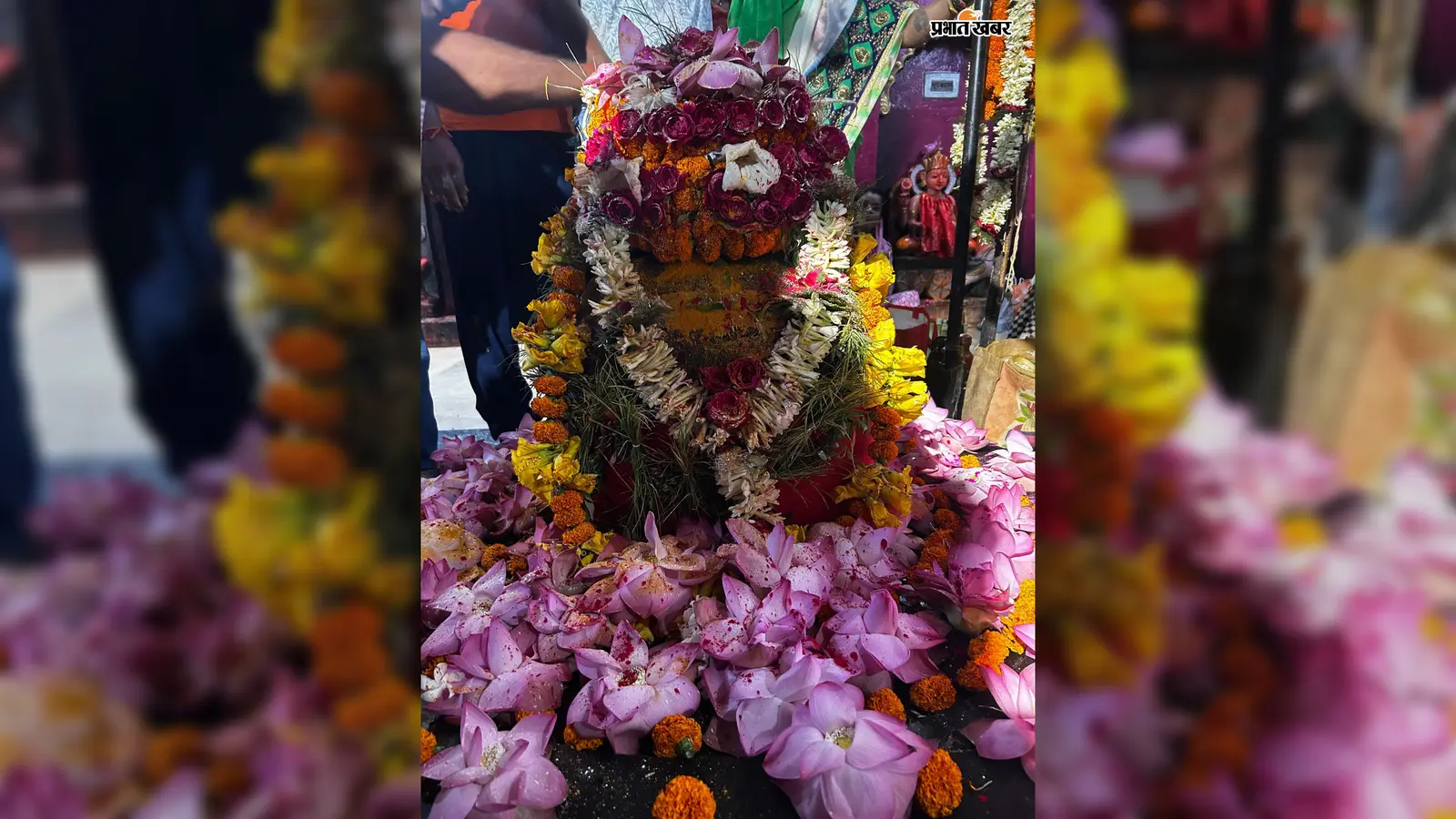 श्रावण दशमी पर शिवभक्ति में डूबा बेतिया, मनोकामना शिव मंदिर में हुआ भव्य श्रृंगार