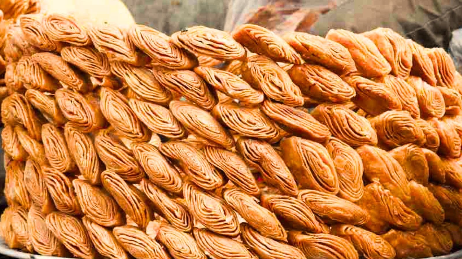 सिलाव का खाजा: 52 परतों में बसा 200 साल पुराना स्वाद