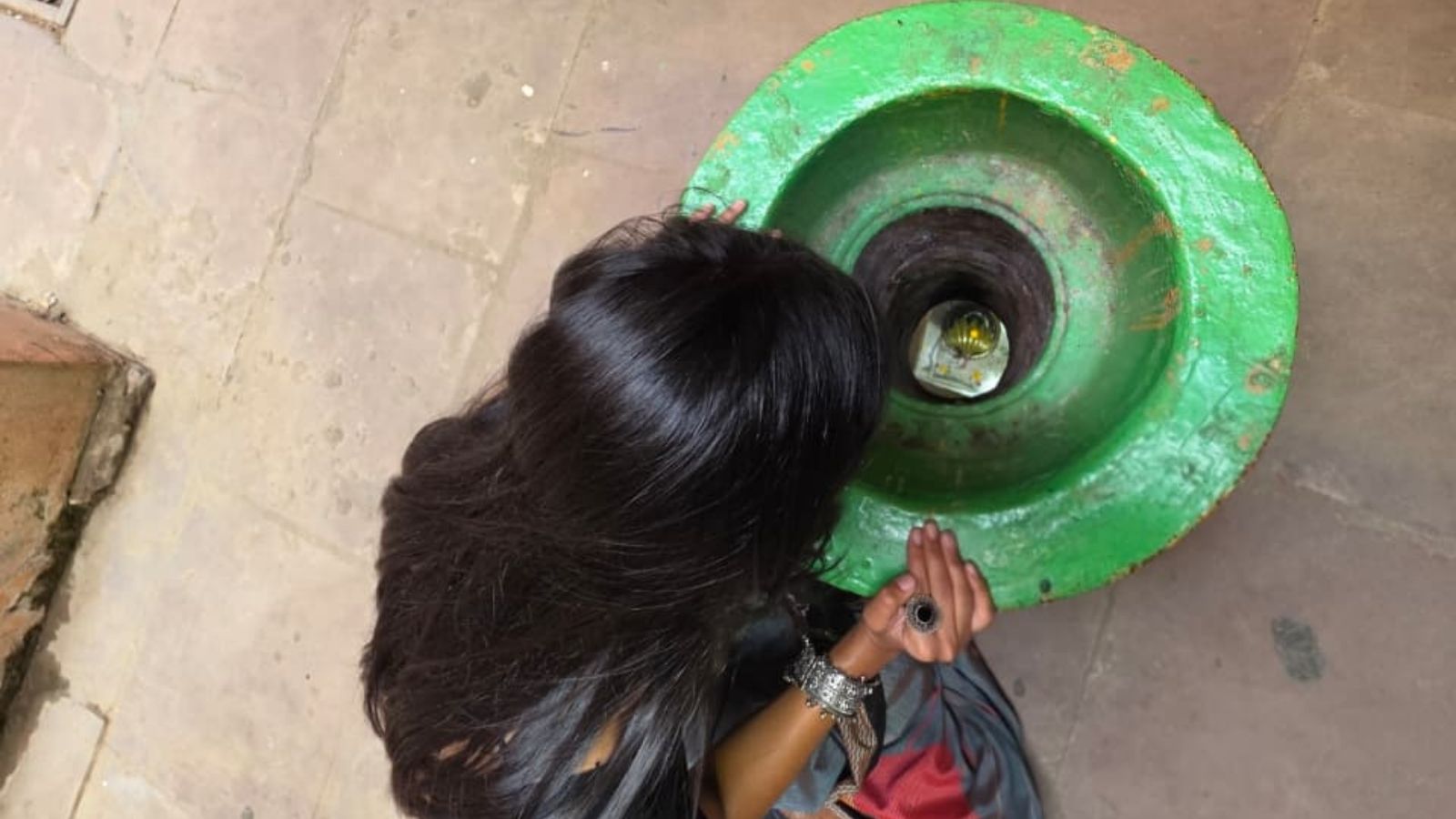 जमीन के नीचे छिपा काशी का रहस्यमयी शिवलिंग