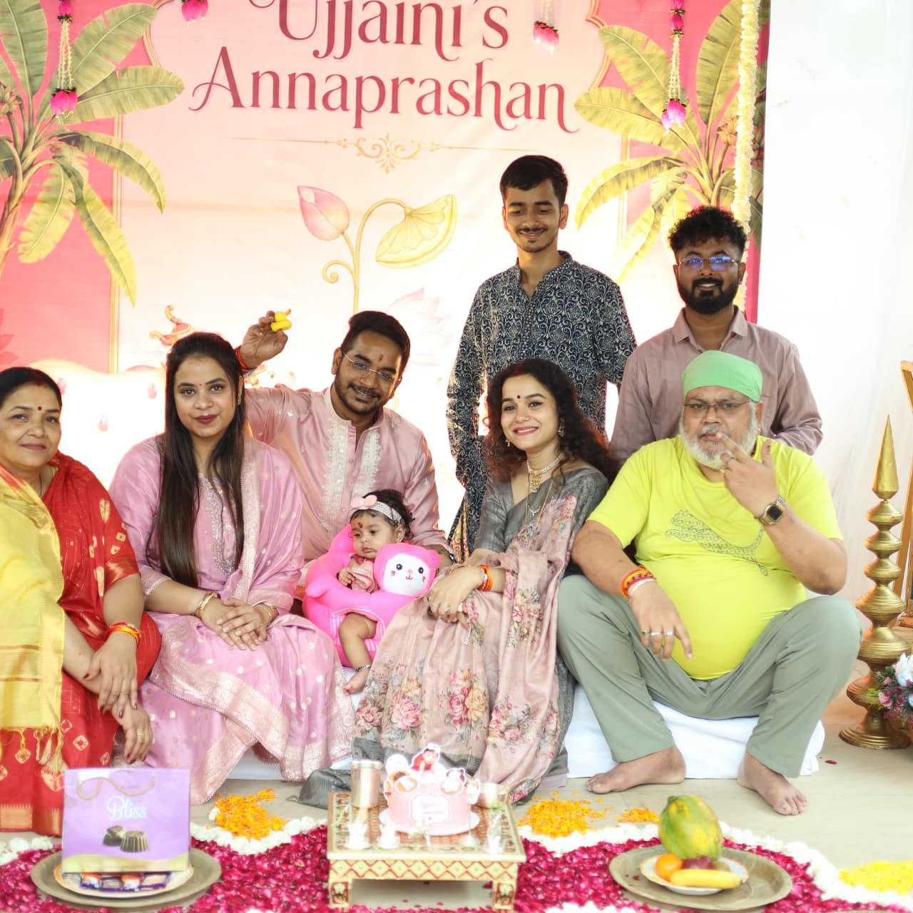 अन्नप्राशन समारोह में साथ दिखा पूरा परिवार