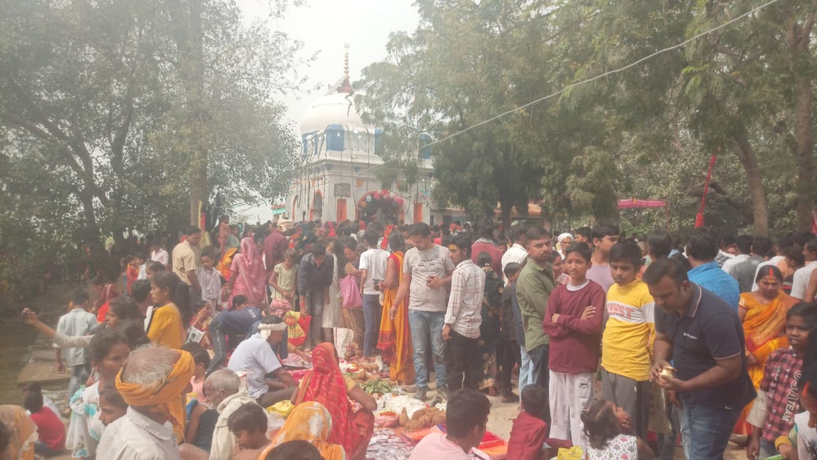 बाबा लंगटनाथ धाम में उमड़ता है श्रद्धालुओं का सैलाब