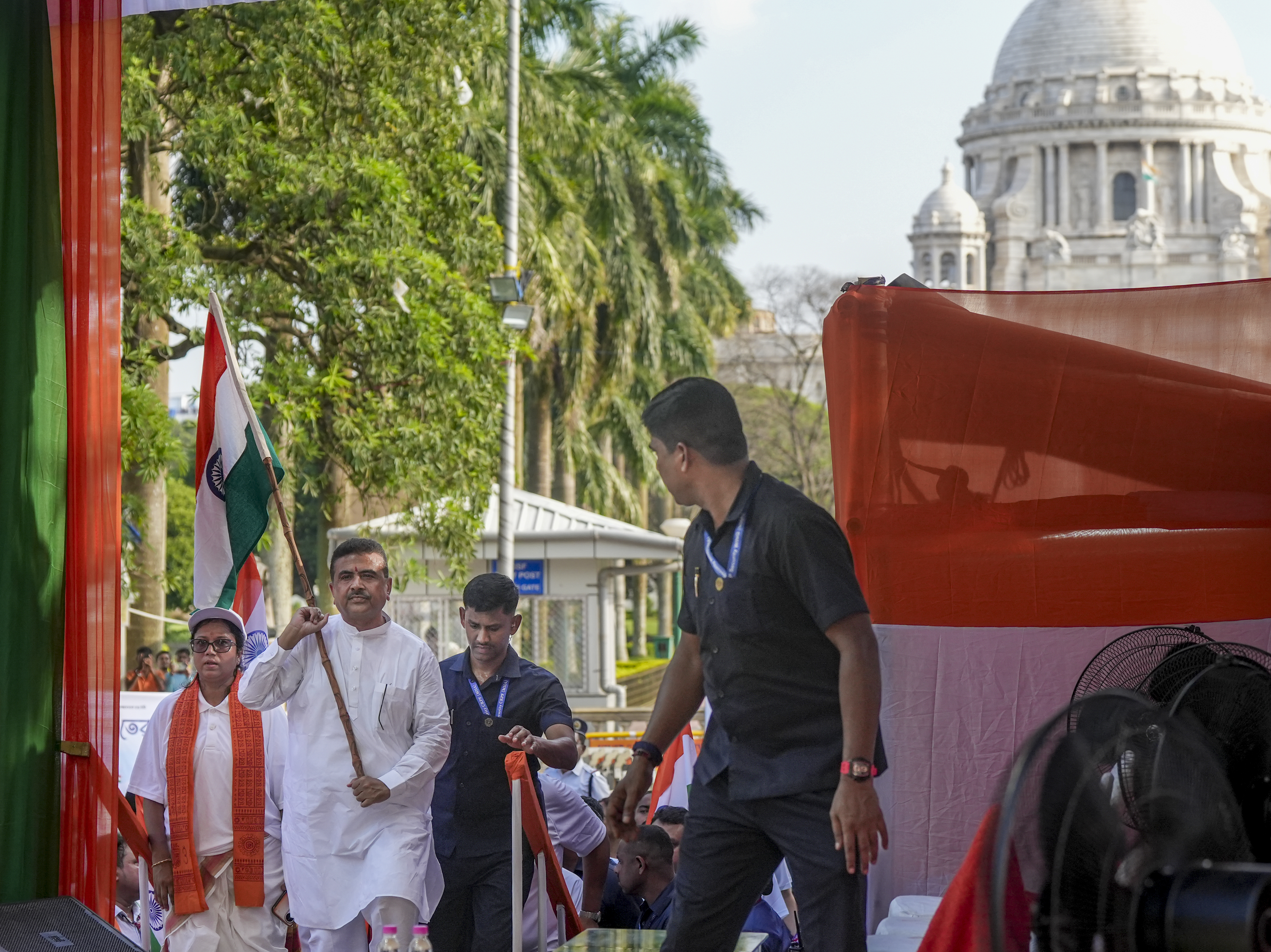 मेयो रोड से विक्टोरिया मेमोरियल तक