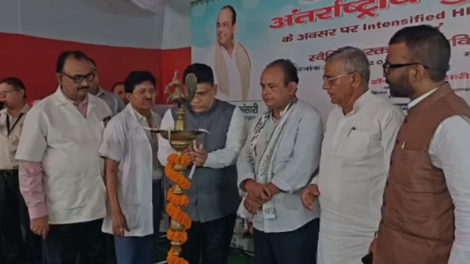 जागरूकता IEC वैन रवाना और डॉक्टरों को संयम की सलाह