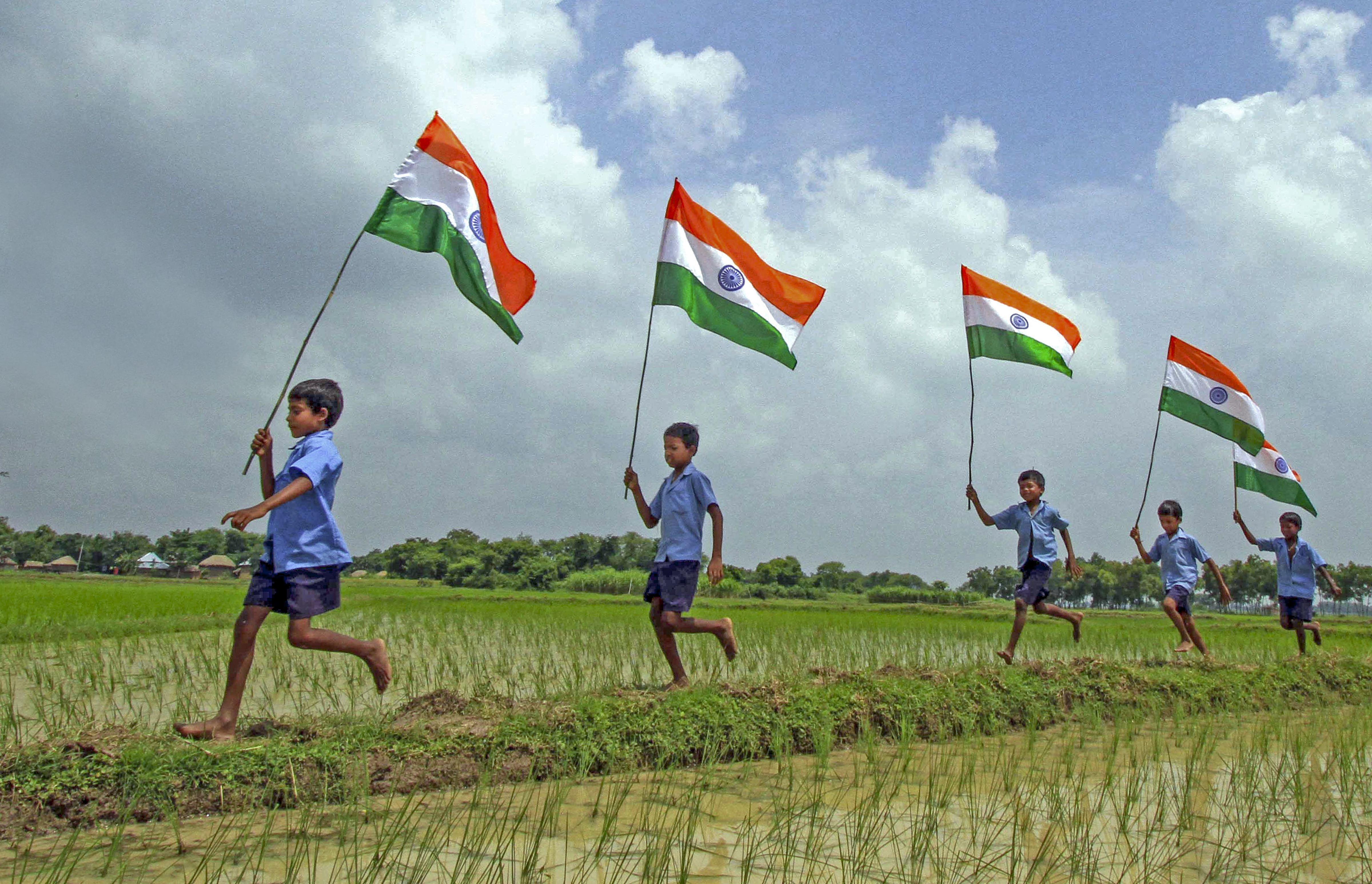 झंडा ऊंचा रहे हमारा