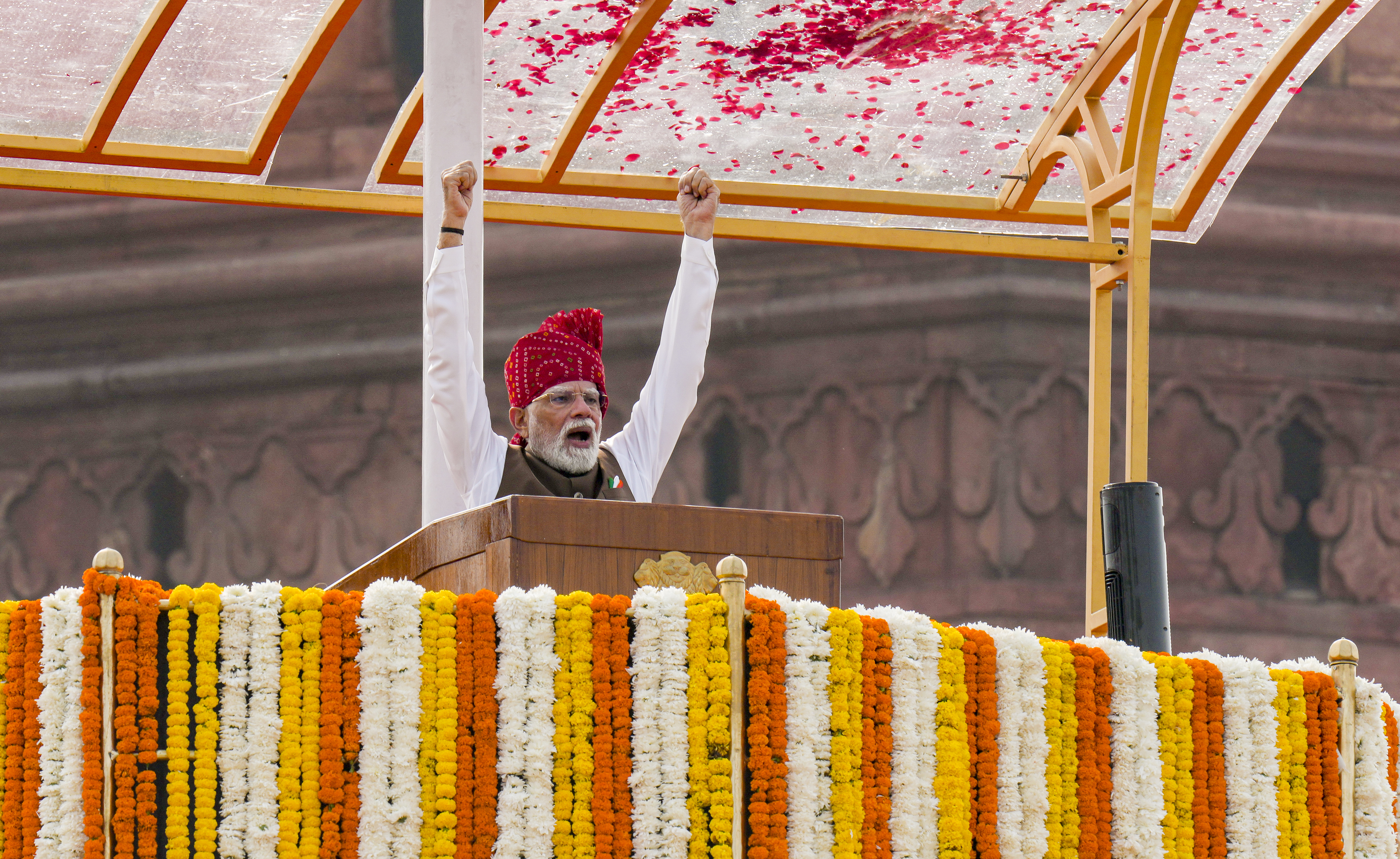 देशवासियों में जोश भरते पीएम