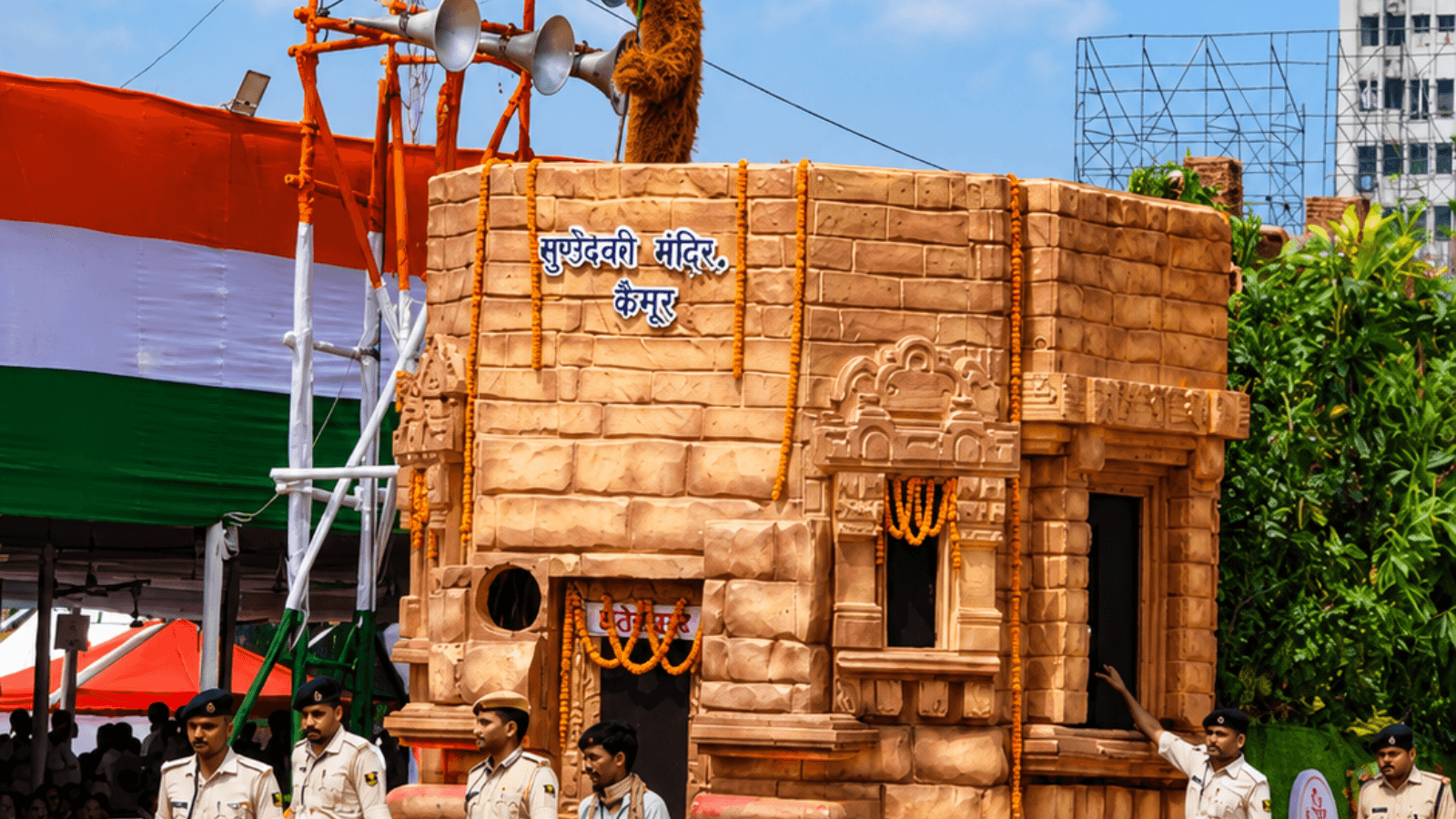 कैमूर की संस्कृति की झांकी ने मोहा मन