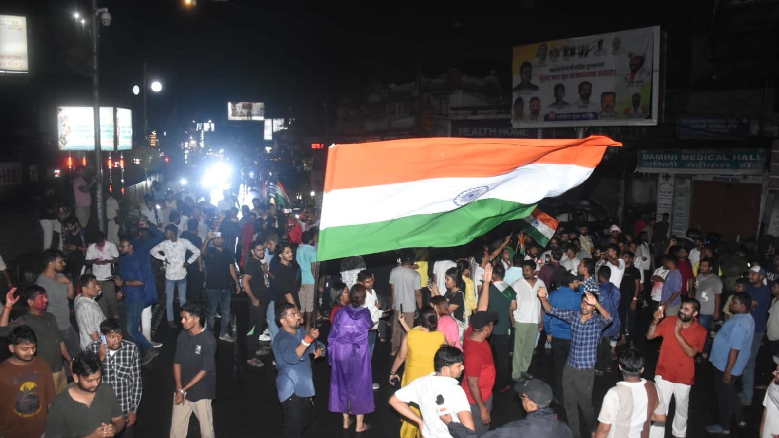 जेएसएससी सीजीएल रद्द होने पर छात्रों में खुशी