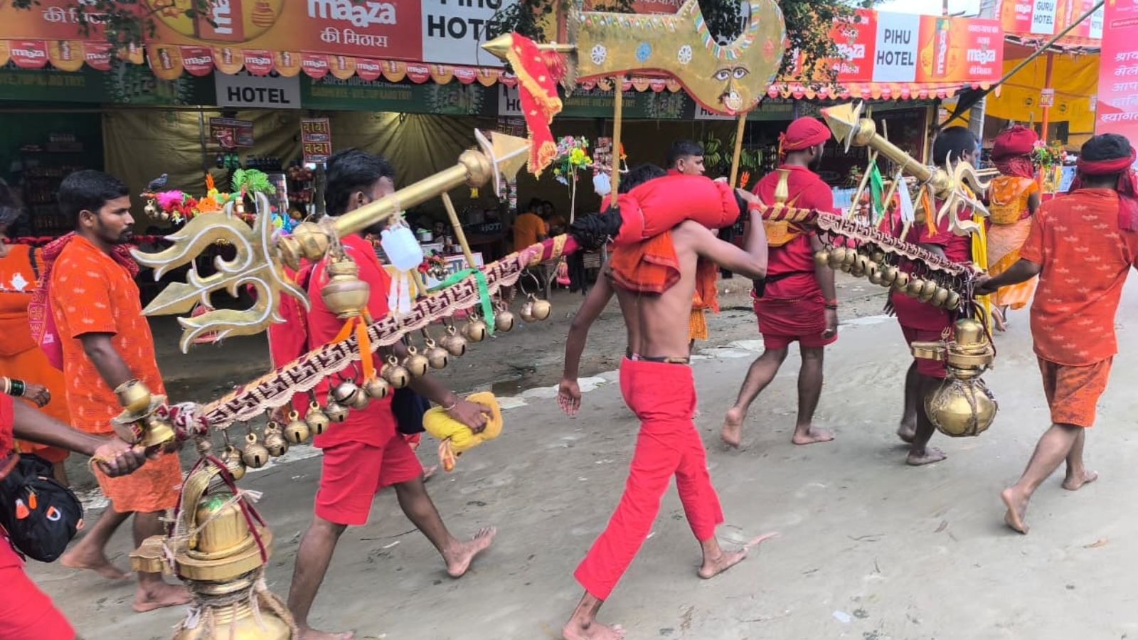 कांवरिया पथ पर बोल बम का जयघोष