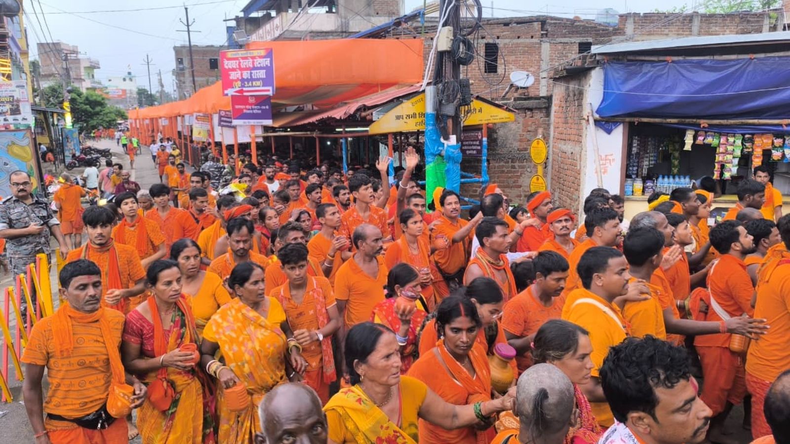 रूट लाइन पर सुरक्षा का पुख्ता इंतजाम