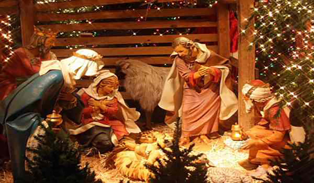 Vastu Significance Of Christmas Tree: क्रिसमस ट्री को घर में लगाने से आती है सुख-समृद्धि 2 Christmas Speech Nibandh