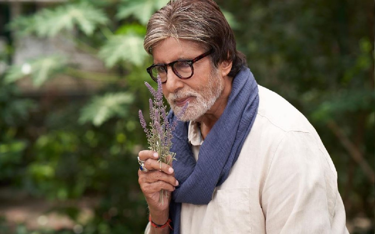 Amitabh Bachchan 18