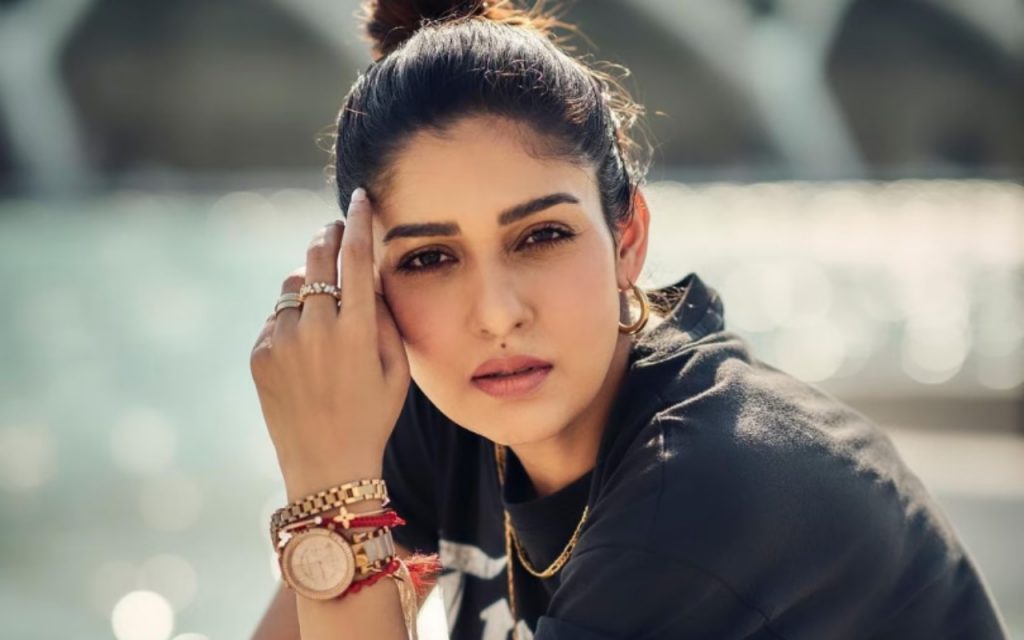Bollywood Stories: साउथ की लेडी सुपरस्टार ने तोड़ा रिकॉर्ड, दीपिका-आलिया को पछाड़ बनीं इंडिया की सबसे ज्यादा कमाई करने वाली एक्ट्रेस 1 Nayanthara