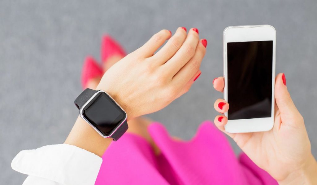 Raksha Bandhan 2024 Gift Ideas: राखी में बहना को दें खास गिफ्ट, ऐसे बनाएं त्योहार को यादगार 1 Smartwatch Buying Guide