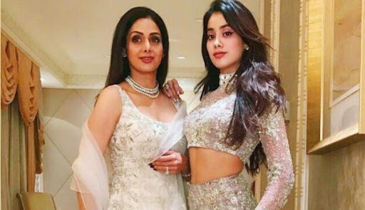 Janhvi Kapoor: श्रीदेवी के 'इंग्लिश विंग्लिश' को-स्टार ने बताया किन मामलों में जान्हवी दिलाती हैं मां की याद 2 Janhvi Kapoor