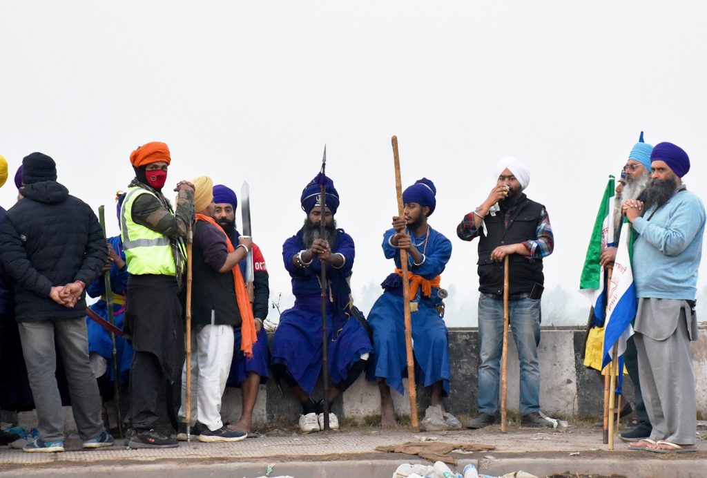 किसानों के विरोध के बीच आज Bharat Bandh! जानें क्या खुला, क्या बंद? 1 15021 Pti02 15 2024 000352A