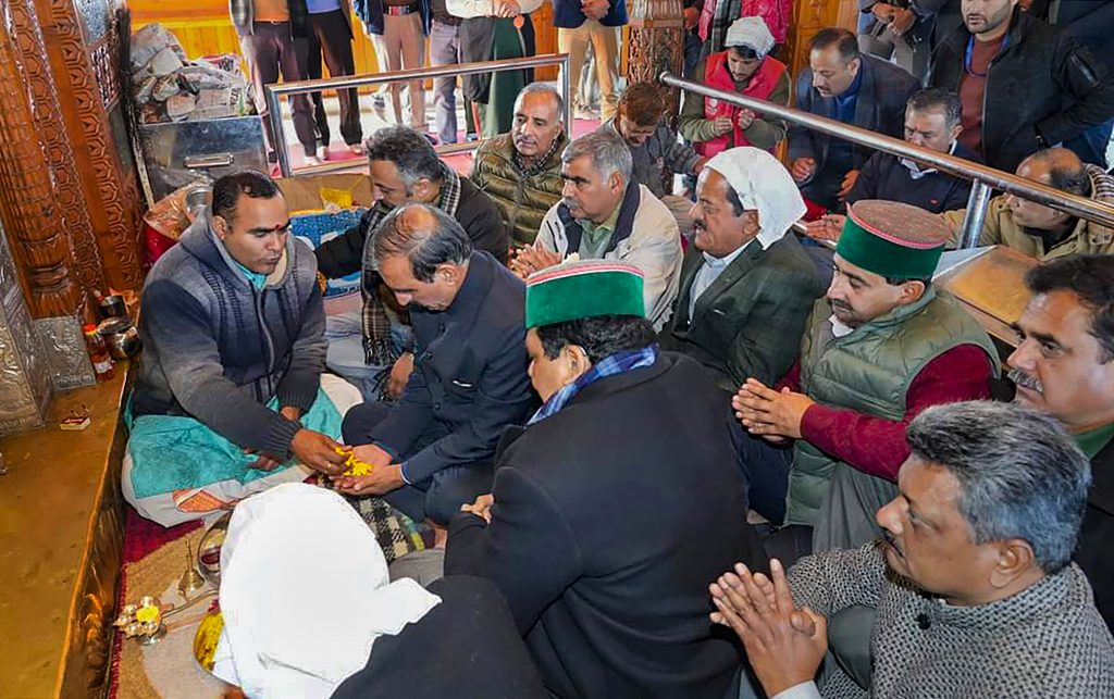 Himachal Pradesh Politics: क्रॉस वोटिंग करने वाले कांग्रेस के 6 Mla अयोग्य घोषित 1 Himachal Pradesh Politics