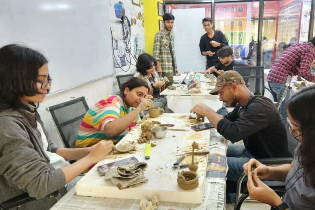 रांची में Designing Institute ने की अच्छी पहल, मूर्तिकारों को मिल सकता है नया प्रोफेशन 1 Designing Institute In Ranchi 3 1
