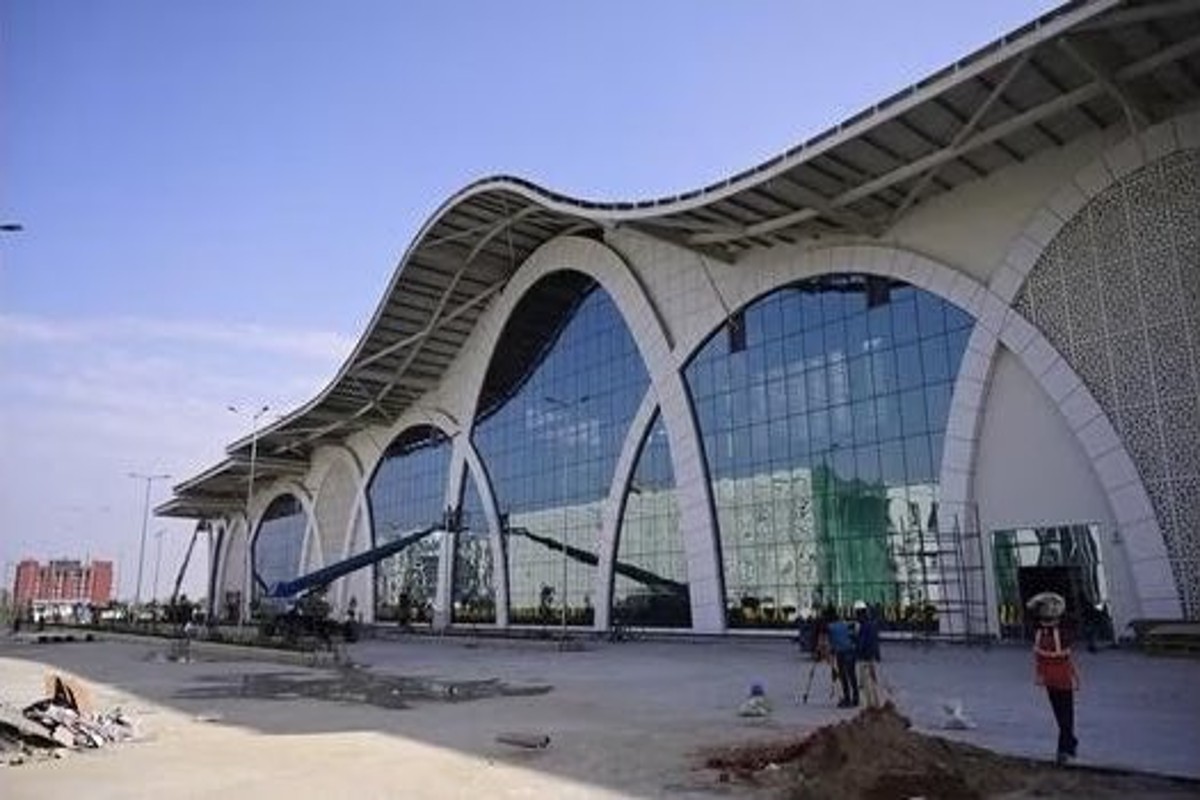 PM Modi will inaugurate UP’s first world class railway station Gomti Nagar today, Defense Minister Rajnath Singh will be present.
