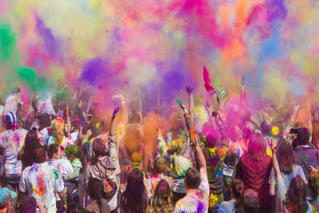 Holi 2024: इस साल कब मनाई जाएगी होली? जानें इतिहास और महत्व 1 Holi 1