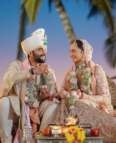Rakul Preet Singh-Jackky Bhagnani Wedding: एक-दूजे के हुए रकुल-जैकी, शादी की पहली तसवीर आई सामने 2 Jackky Bhagnani 1