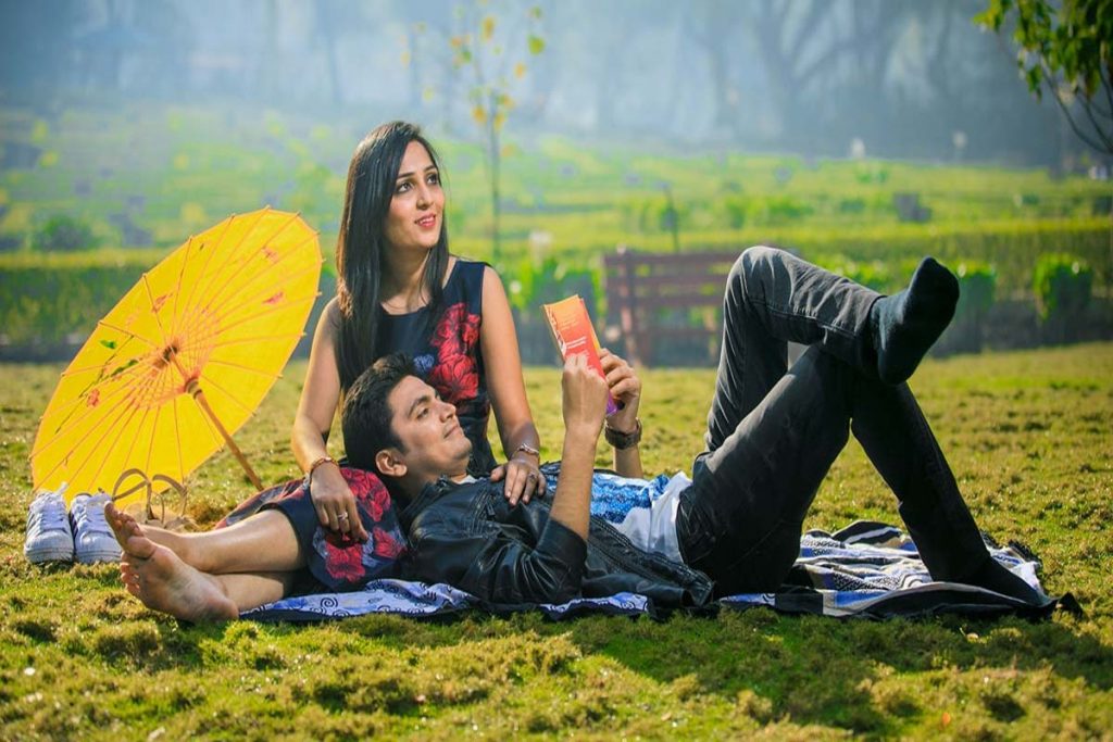 Pre-Wedding Photoshoot In Gorakhpur: गोरखपुर में भी है प्री-वेडिंग फोटोशूट के लिए खूबसूरत जगहें 3 N 1 6