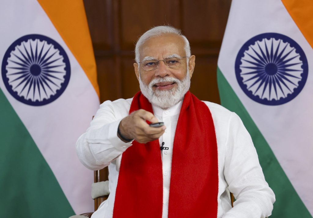 Narendra Modi: पीएम मोदी सोमवार को देशभर के 553 रेलवे स्टेशन के पुनर्विकास की रखेंगे नींव, जानें क्या होगा फायदा 1 Narendra Modi 3