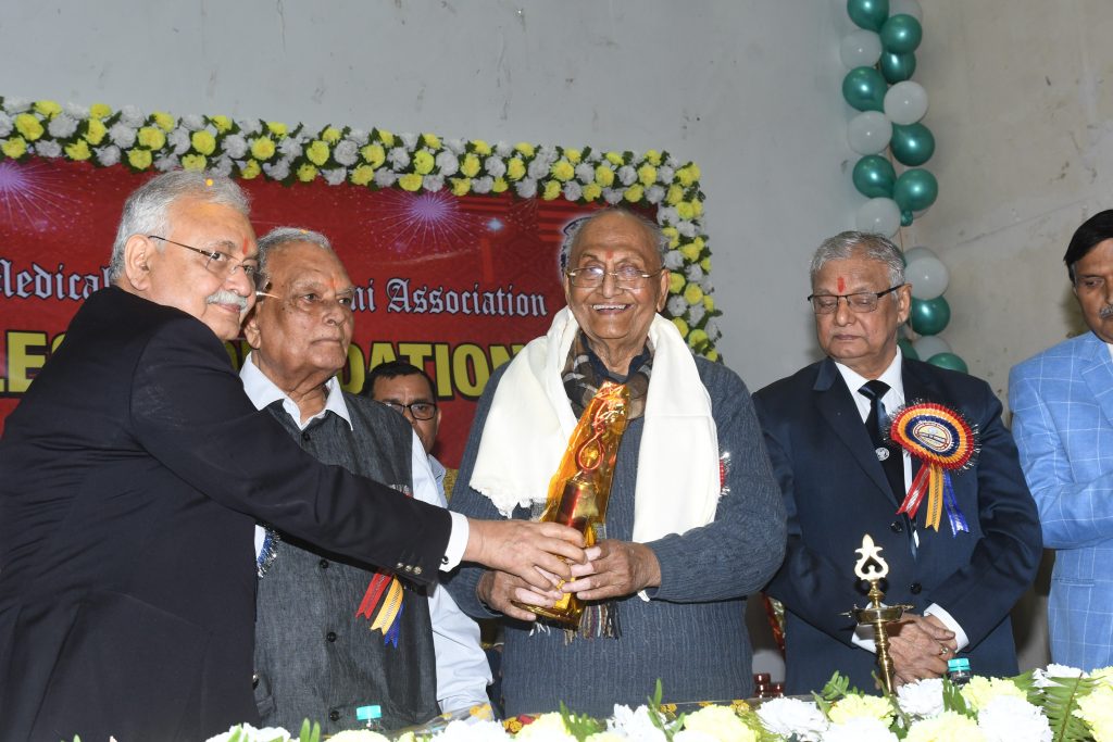 99 साल का हुआ Pmch, स्थापना दिवस पर 93 मेडिकल छात्र-छात्राओं को मिला गोल्ड मेडल 6 Pmch Me 99Th Foundatation Day 13