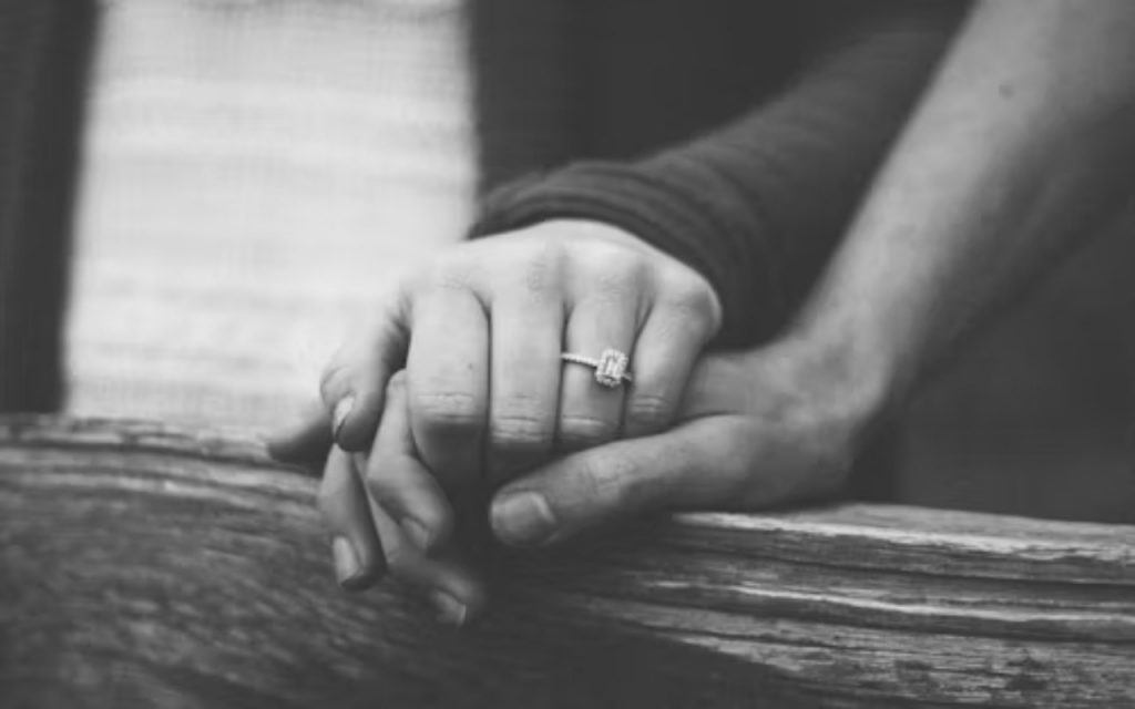Relationship Tips: रिश्ते में दिखने लगे ये 7 संकेत, तो समझ जाएं कि यही है आपके रिलेशनशिप के लिए ग्रीन सिग्नल 6 Whatsapp Image 2024 02 27 At 11.13.22 Am