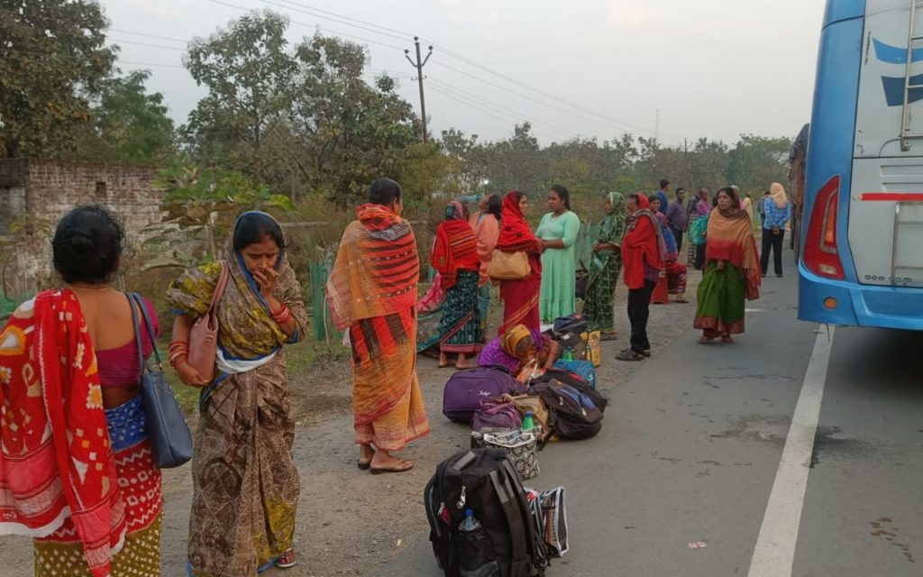 Ayodhya Bound Odisha Bus Accident In Jharkhand4