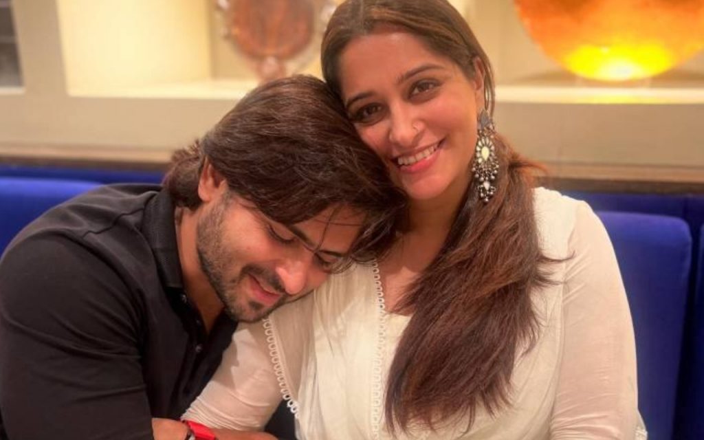 Dipika Kakar Pregnant: दूसरी बार मां बनने वाली है दीपिका कक्कड़! जानें एक्ट्रेस ने क्यों फ्लॉन्ट किया बेबी बंप 7 Dipika8