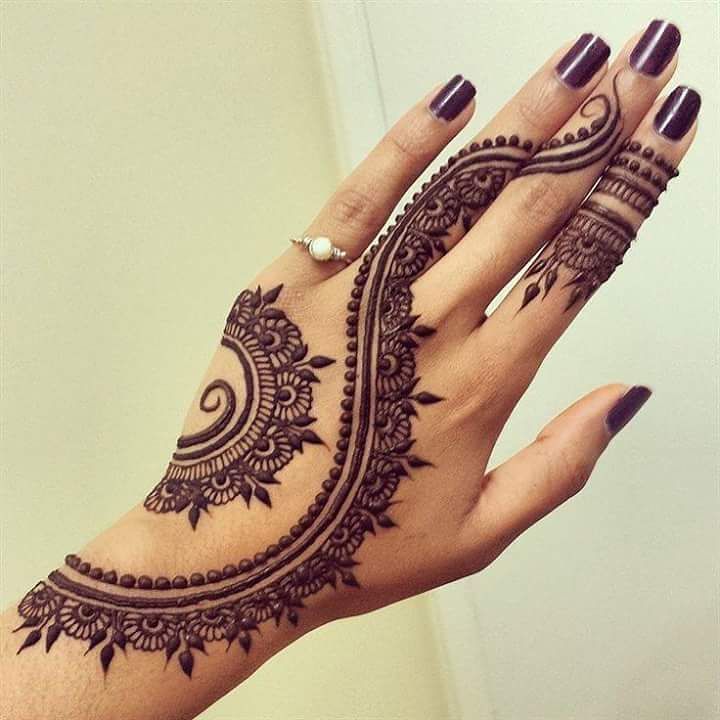 half mehndi