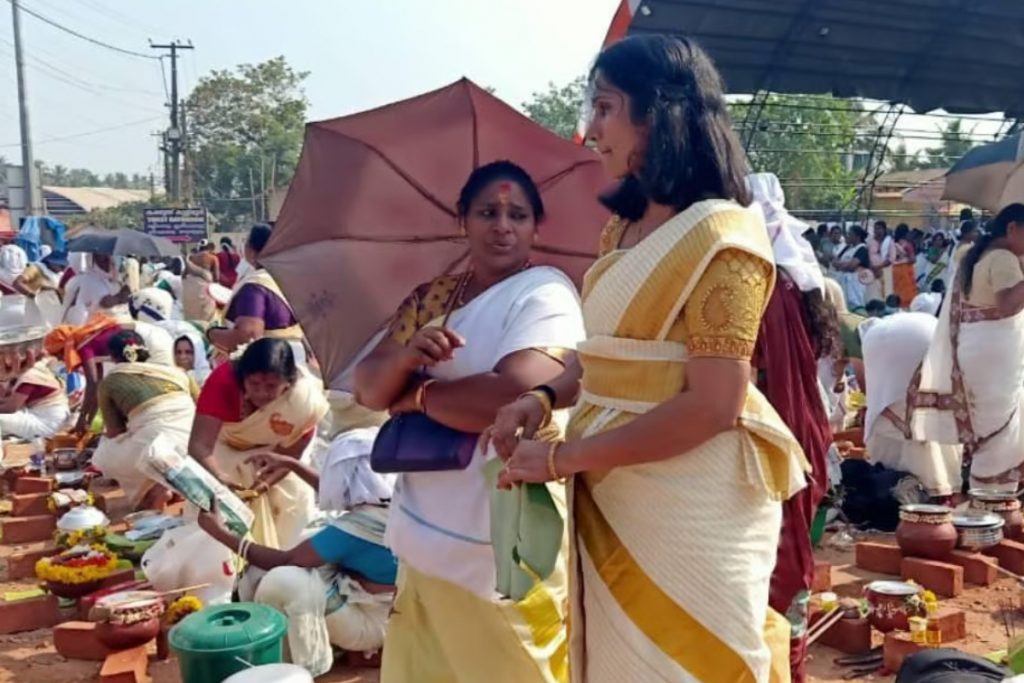 Attukal Pongala: 'अट्टुकल पोंगल' यानी देवी शक्ति की आराधना का उत्सव, जानिए क्या है महत्व 5 Image4434444335 1