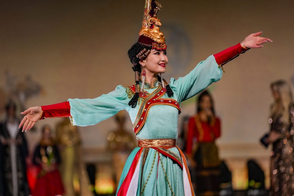 Miss World Pageant 2023 : ‘नमस्ते इंडिया’ के साथ हुई मिस वर्ल्ड पेजेंट की शुरुआत, सिनी शेट्टी हैं भारत की कंटेस्टेंट 8 Miss World 8