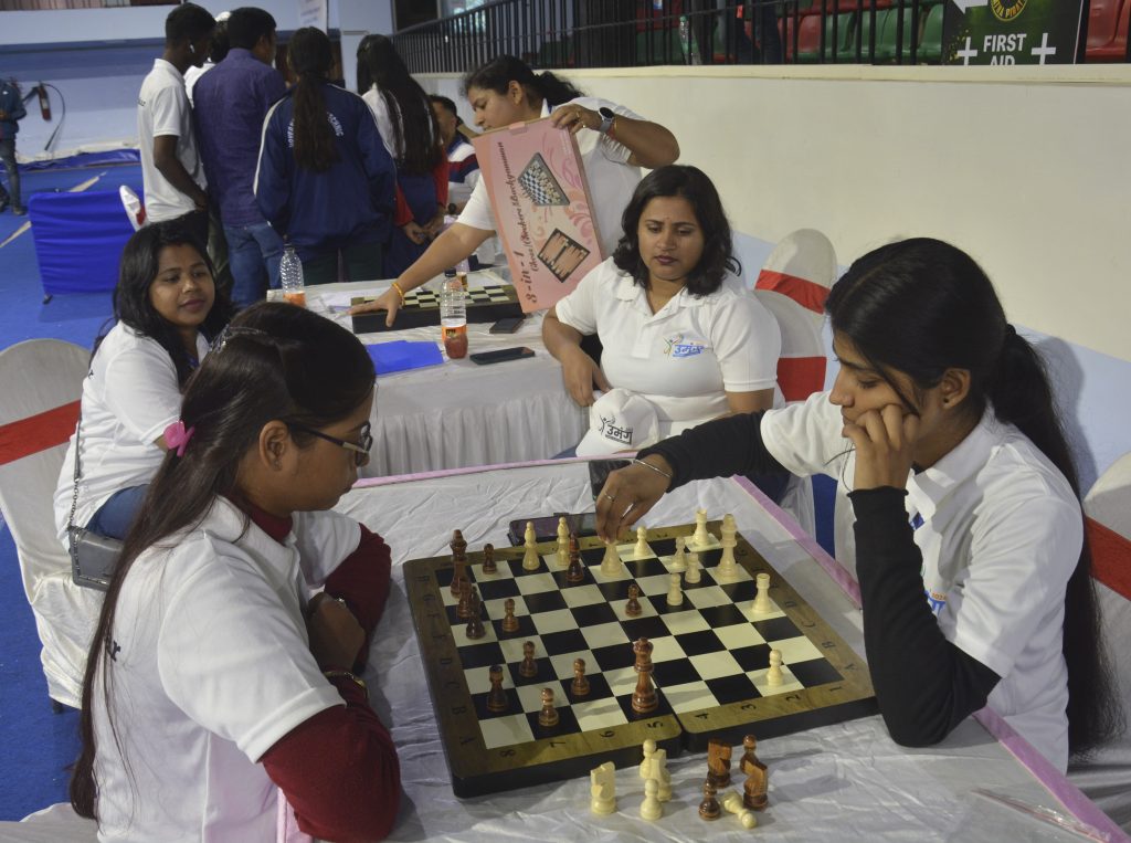 खेल प्रतियोगिता 'उमंग-2024' में जमुई की अलीशा राज का जलवा 4 Patliputra Sports Complex Chess 3