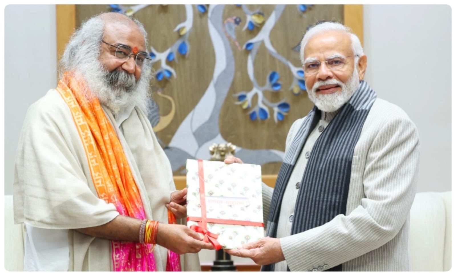 Pm Modi With Pramod Krishnana