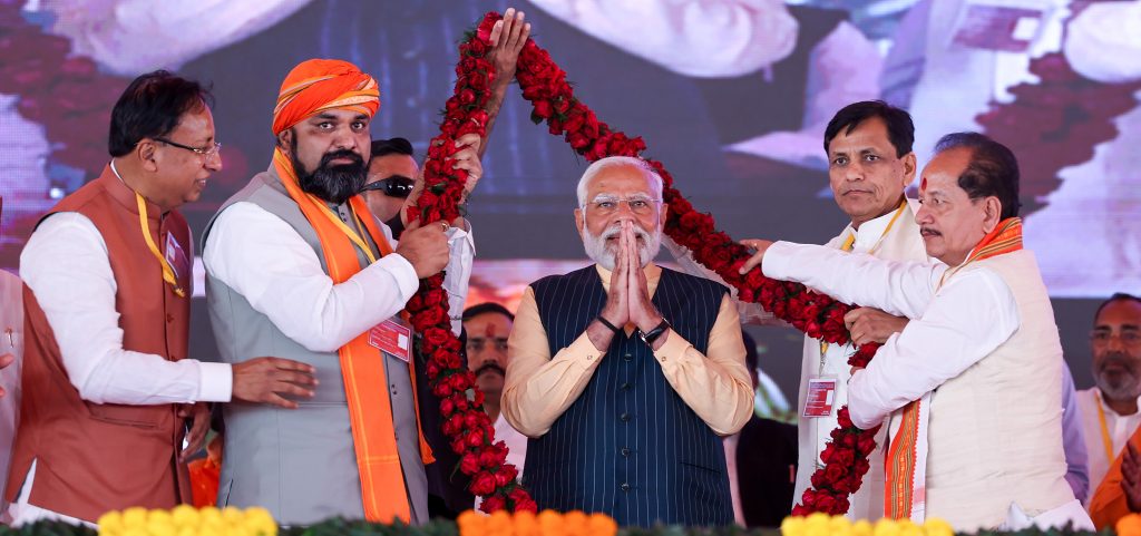 लालटेन राज में एक ही परिवार हुआ समृद्ध, पीएम नरेंद्र मोदी ने राजद-कांग्रेस पर साधा निशाना 13 06031 Pti03 06 2024 000237B