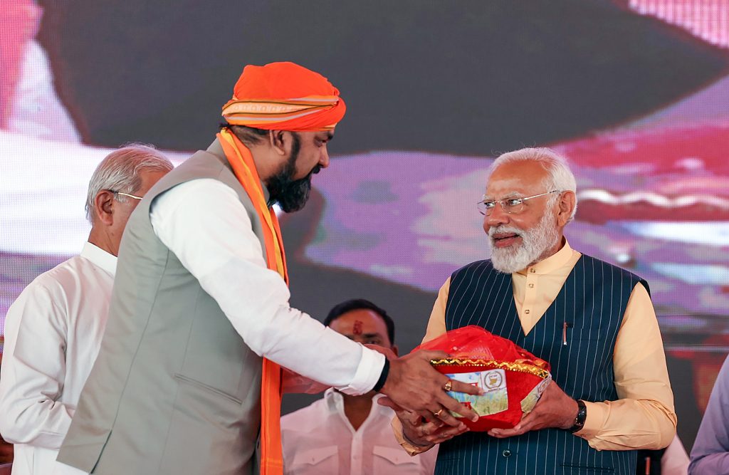 लालटेन राज में एक ही परिवार हुआ समृद्ध, पीएम नरेंद्र मोदी ने राजद-कांग्रेस पर साधा निशाना 7 06031 Pti03 06 2024 000238B