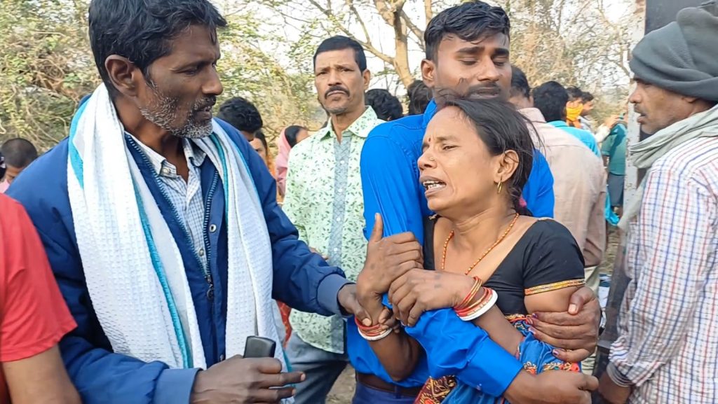 बिहार : मातम में बदली शादी की खुशियां, सड़क हादसे में 8 लोगों की मौत, दूल्हा-दुल्हन का रो-रोकर बुरा हाल 4 18Kha 21 18032024 73 C731Bha119238759