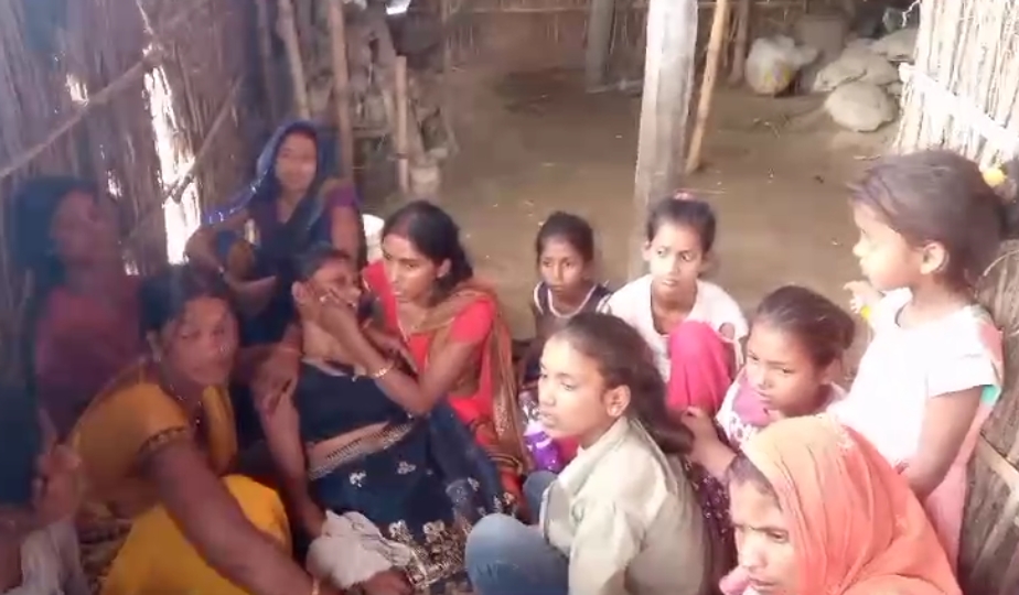 बिहार : मातम में बदली शादी की खुशियां, सड़क हादसे में 8 लोगों की मौत, दूल्हा-दुल्हन का रो-रोकर बुरा हाल 1 18Kha 29 18032024 73 C731Bha119238759