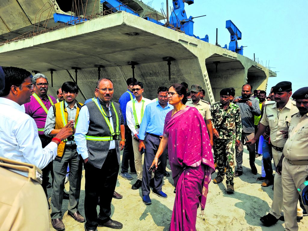 बकौर-भेजा पुल हादसे के बाद निर्माण कार्य रुका, 3 सदस्यीय टीम हर पहलू पर कर रही जांच 1 23Sau 30 23032024 64 C641Bha103031182
