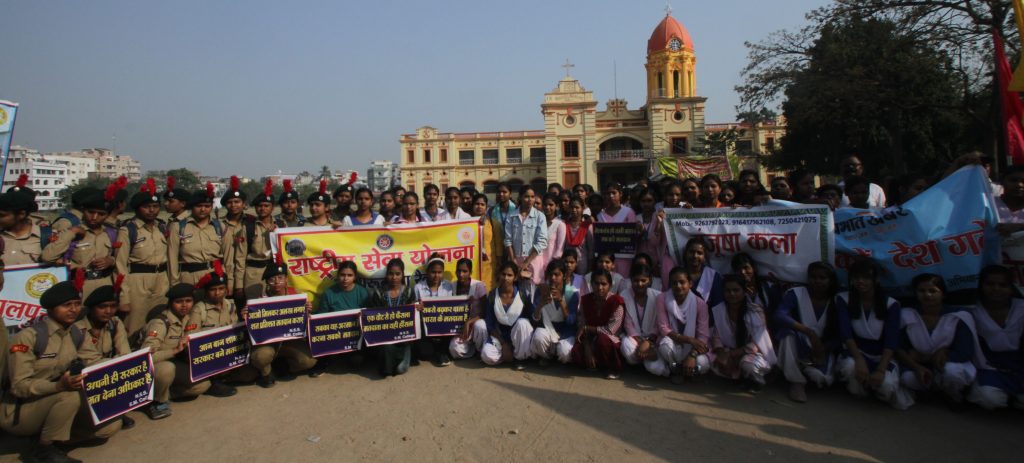 35 प्रभात खबर के जागरूकता रैली में एक साथ जुटे कई संस्था के लोग