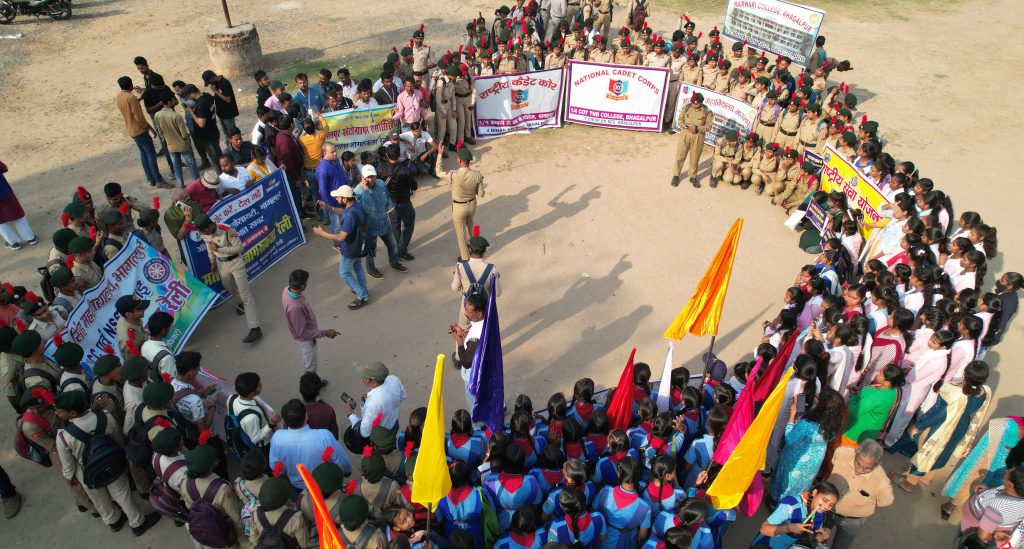 42 प्रभात खबर के मतदाता जागरूकता रैली में सीएमएस स्कूल में एक जुट हुआ कई संस्था के लोग