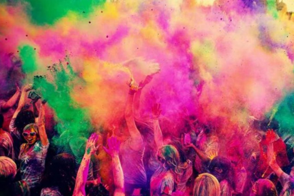 Holi 2024 का लेना है मजा तो बना लें इन जगहों पर घूमने का प्लान 2 Holi 2024 Date 1244