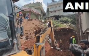 jharkhand labourers trapped in landslide at ooty dead