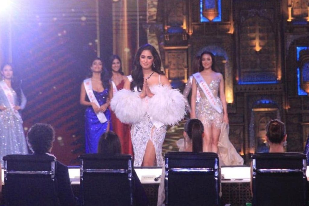 Miss World 2024: खिताब से चूकीं सिनी शेट्टी, मगर भारत की बेटी ने जीता दिल 1 Standing Forward Bend4445353443